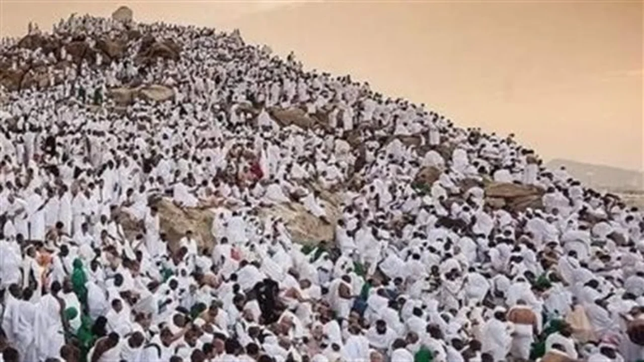 أسرار العبادة.. لماذا يطلق المسلمون على يوم عرفة لقب الحج الأكبر؟